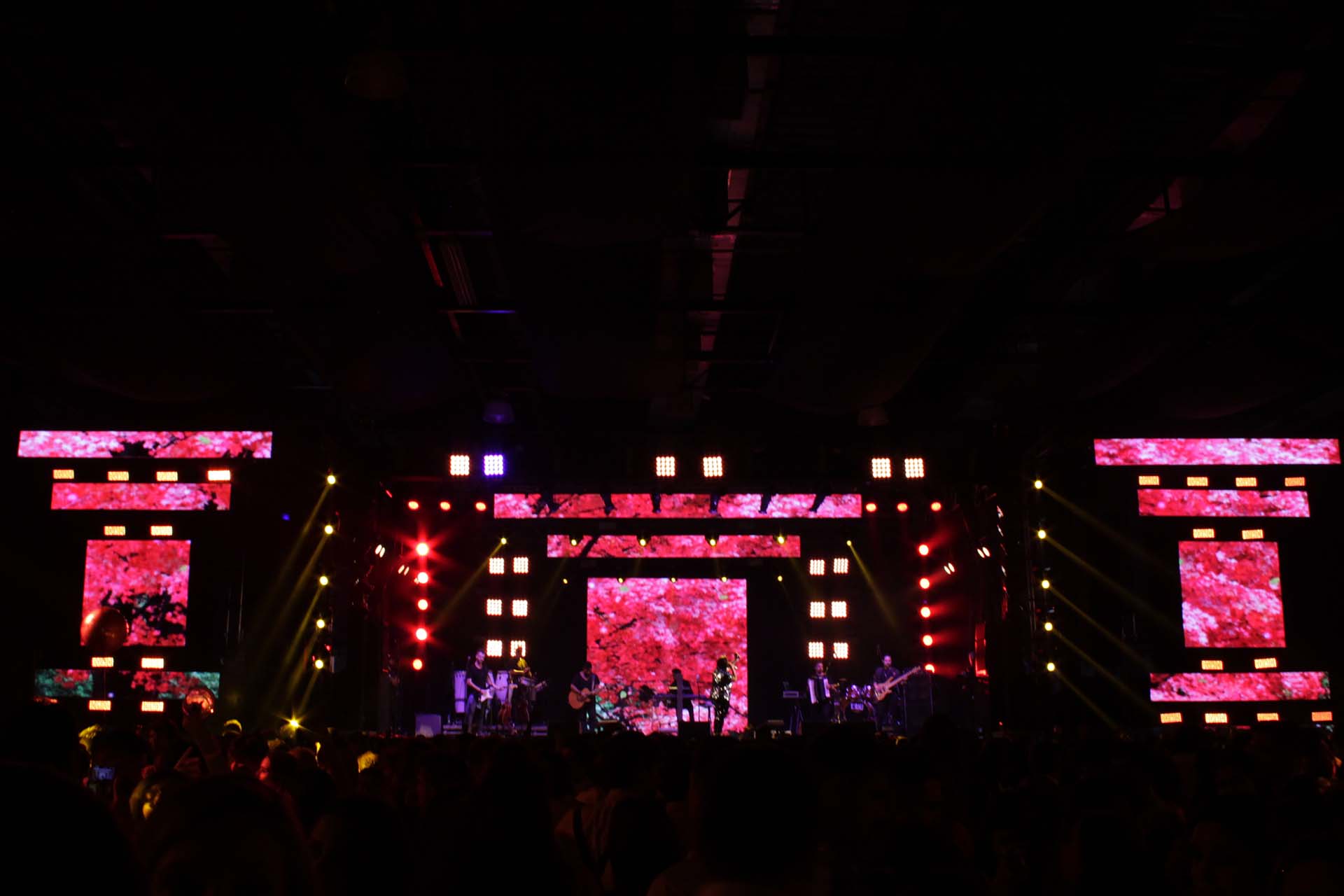 Formatura_faculfade_Mackenzie-_Evento-Social-Cenografia_telão_LED_Iluminação_Audiovisual