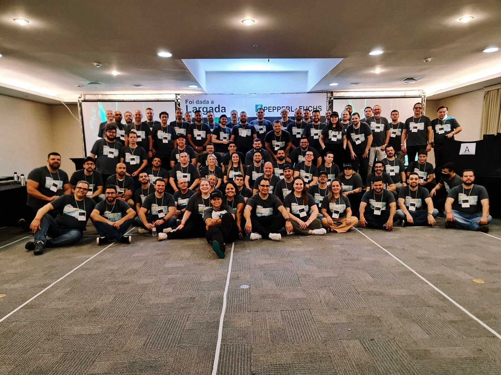 pepperlfuchs - foto convenção de vendas 2022 - hotel Slaviero - todos os participantes.jpeg