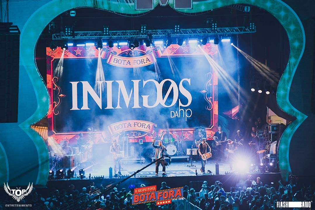 Universidade_top-formatura-Evento-Social-Cenografia_telão_LED_Iluminação_Audiovisual