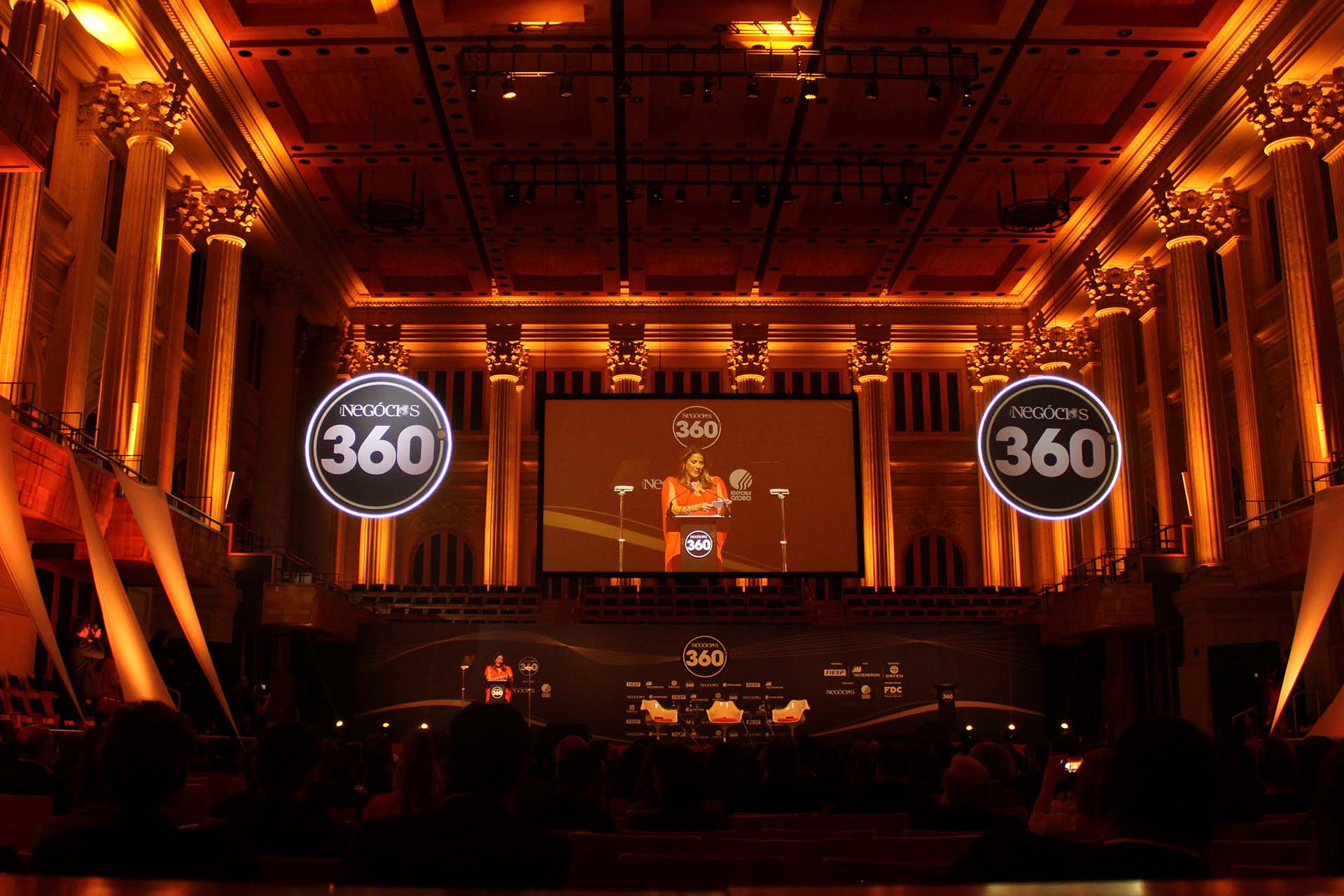 negocios_360_Premiação-Evento-corporativo-Cenografia_telão_LED_Iluminação_Audiovisual