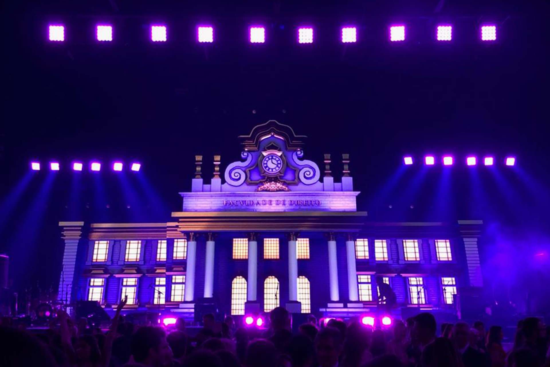 Formatura_Sao_Franscisco_Direito-Faculdade_Universidade_Evento-Social-Cenografia_telão_LED_Iluminação_Audiovisual